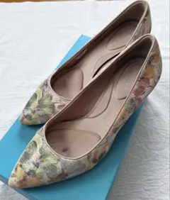 【24.5センチ】ロックポート　春限定　お花柄パンプスヒール　7センチのサムネイル