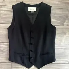 GUCCI黒ベスト