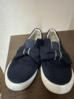 組曲キッズ　リボン付きネイビーキャンバススニーカー 22cm