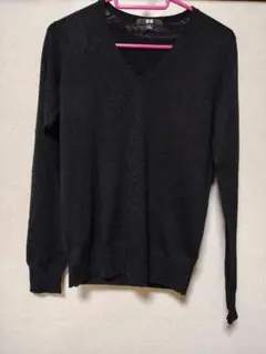 UNIQLO エクストラファインメリノVネックセーター ブラック　Мサイズ
