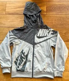 Nike ウィンドブレーカー ジュニアMサイズ グレー/