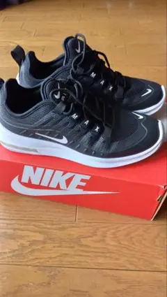 NIKE WMNS AIR MAX AXIS ブラック/ホワイト 24cm