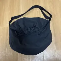 UNIQLO U ドローストリングショルダーバッグのサムネイル