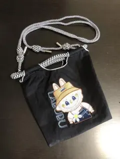 ラス1 新品　ラブブ　LABUBU サコッシュ　ショルダーバッグ
