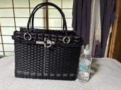 黒の編み込みトートバッグ