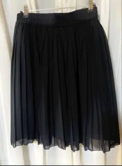 ブラック　プリーツスカート ひざ丈
