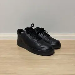 【美品】 NIKE エアフォース1 07 ブラック 27.5㎝のサムネイル