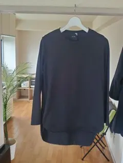 ATON ブラック ロングスリーブカットソー