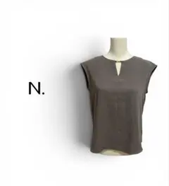 N. Natural Beauty Basic ノースリーブ ブラウス M