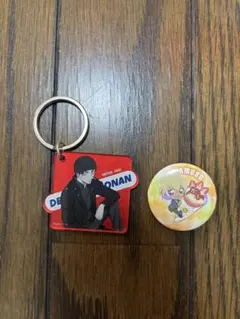 名探偵コナンキーホルダーとバッジ セット