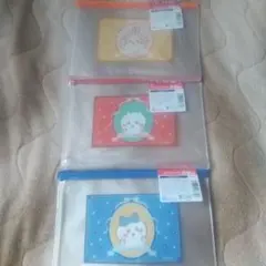 ちいかわ新作フラットポーチ３点