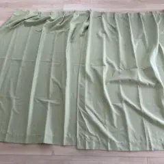 薄緑色のドレープカーテン幅100cm高さ180cm×2枚