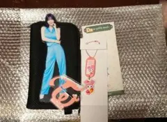 TWICE モモ　アクスタ　ファミマくじ