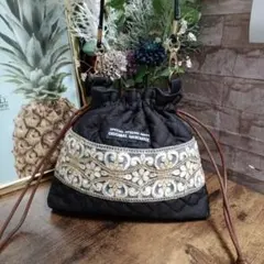 インド刺繍×キルト生地　巾着ポーチバッグ