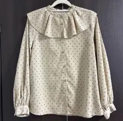 guベージュドット柄 フリル襟ブラウス