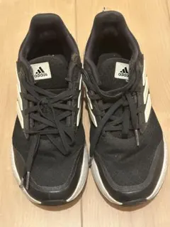 adidas アディダス　スニーカー　靴　23cm