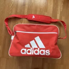 アディダス　スポーツエナメルバッグ
