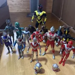 ウルトラマンフィギュアセット ソフビ　15体＋指人形2