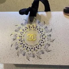 CHANEL ギフト箱 花柄デザイン