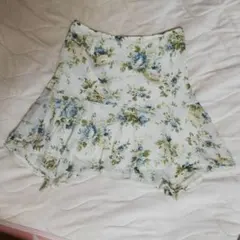 レストローズの花柄シフォンスカート