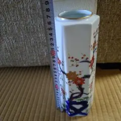深川製磁 六角金彩梅花柄染錦花瓶のサムネイル