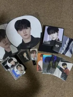 NCT127 ドヨン ペンミ うちわ アクスタ トレカ 缶バッジ セット NCT127 ドヨン ペンミ うちわ アクスタ トレカ 缶バッジ セット