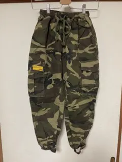 迷彩カーゴパンツ 150サイズ