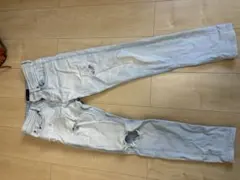 Bershka ダメージデニム ライトブルー