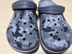 バヤバンド クロックス グレー迷彩サンダル