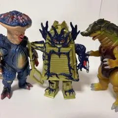 ウルトラマンコスモス　怪獣ソフビ　可動式フィギュア　3体セット