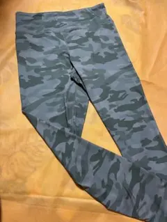 FOREVER 21 迷彩柄 ヨガウェア Mサイズ