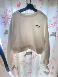 WEGO 刺繍入りホワイトクロップドスウェット