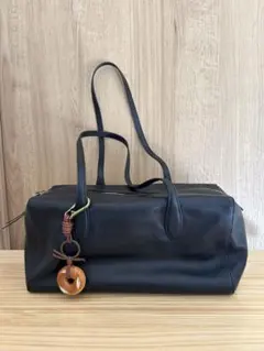 レザー ハンドバッグ　キーホルダー付き