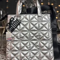 ベイフロー　チャーム付き3WAYキルトトート、ライトグレー、新品未使用！