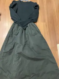 ダークグリーン ロングワンピース 長袖
