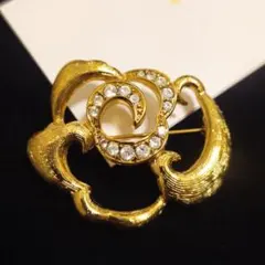 Avon　エイボン　ブローチ　花　マルイ　ラインストーン　バラ　ピン　ゴールド