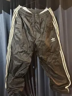 古着adidas ナイロンパンツ