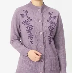 着楽美 モール刺繡ハイネックカーディガン 紫 Sサイズ