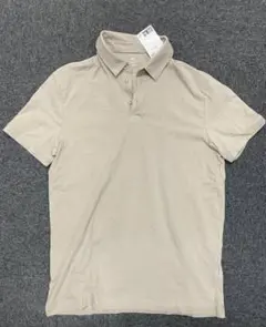 ベージュ ポロシャツ