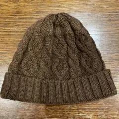 ケーブル編みニット帽