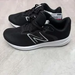 New Balance M413