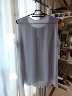 タイムセール　UNIQLO プリーツタンクトップ XL