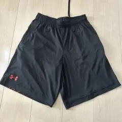メンズUnder Armour ブラックショートパンツ SM