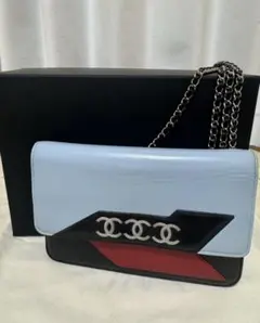 【お値下げ中】希少 CHANEL チェーンウォレット エアラインのサムネイル