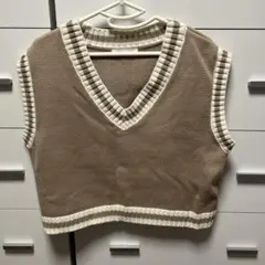 【SPINNS】ニットベスト Vネック 茶色と白のストライプ
