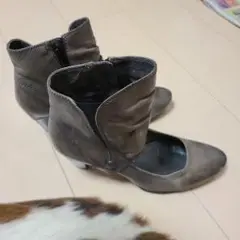 更に値下げ‼️MODEKAORIのショートプーツ
