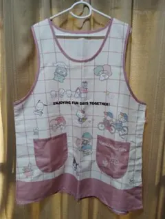 サンリオキャラクターズの大きいサイズエプロン(3L〜4L）美品