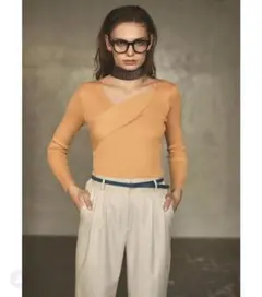 ディテールVネックニット