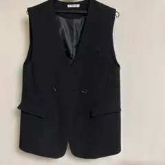 黒のベスト