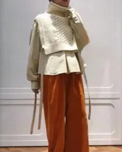 unfil アンフィル ケーブル編み ニットベスト ウール100% サイドリボン